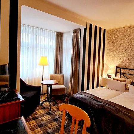 Hotel Schieferhof - Glaslust Neuhaus am Rennweg Eksteriør billede