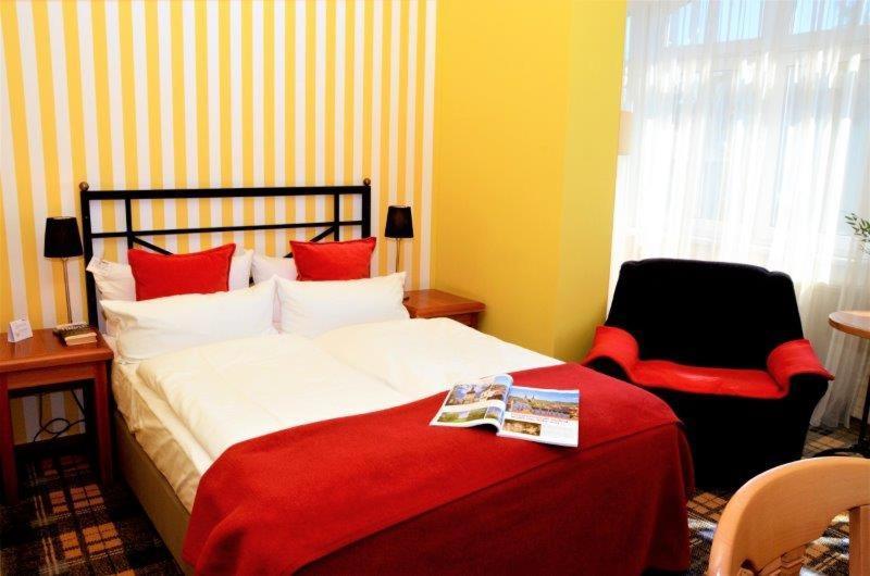 Hotel Schieferhof - Glaslust Neuhaus am Rennweg Eksteriør billede