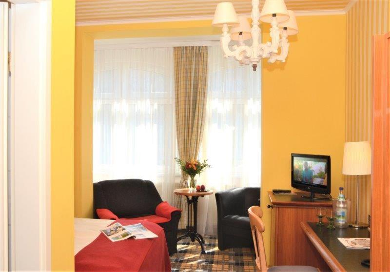 Hotel Schieferhof - Glaslust Neuhaus am Rennweg Eksteriør billede