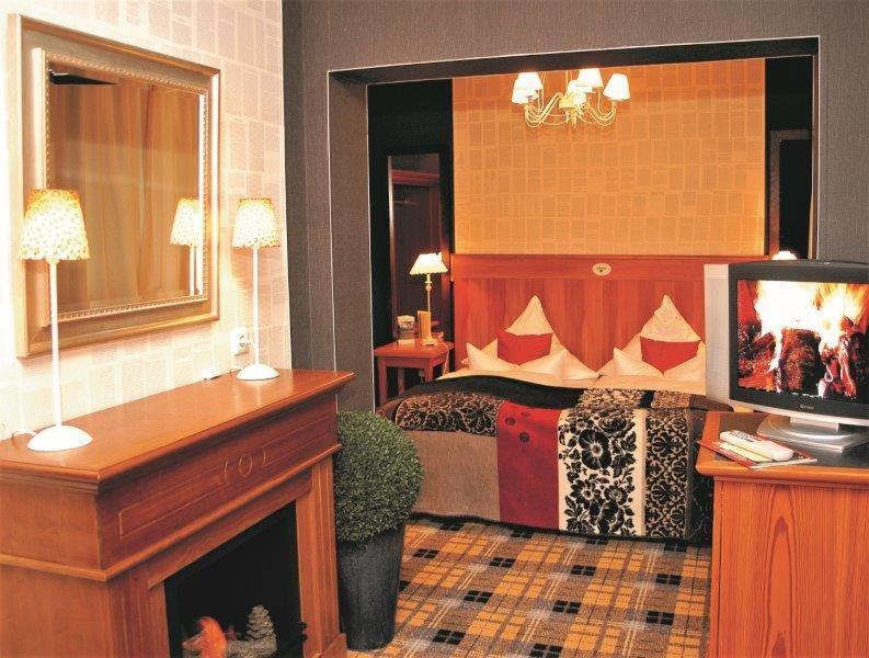 Hotel Schieferhof - Glaslust Neuhaus am Rennweg Eksteriør billede