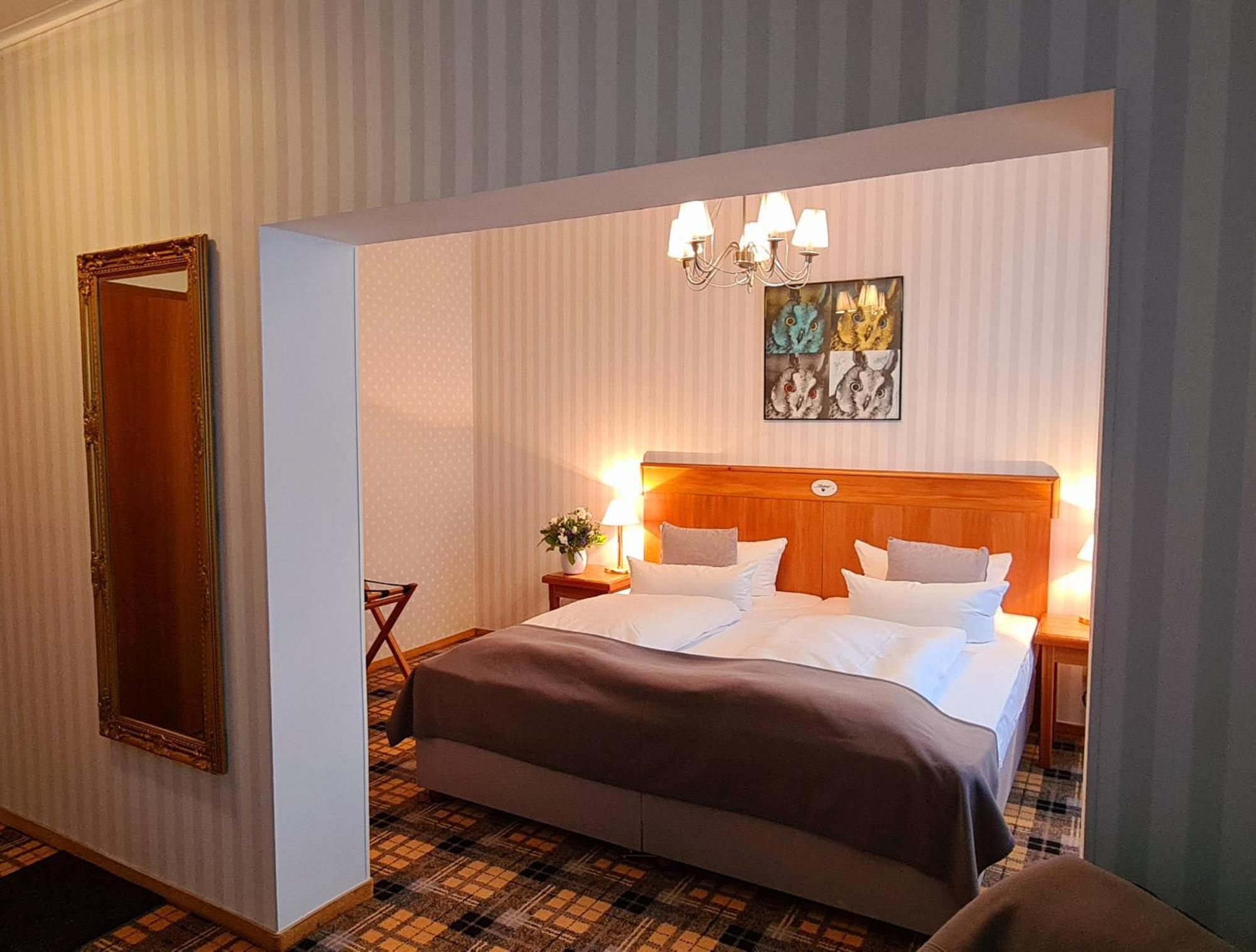 Hotel Schieferhof - Glaslust Neuhaus am Rennweg Eksteriør billede