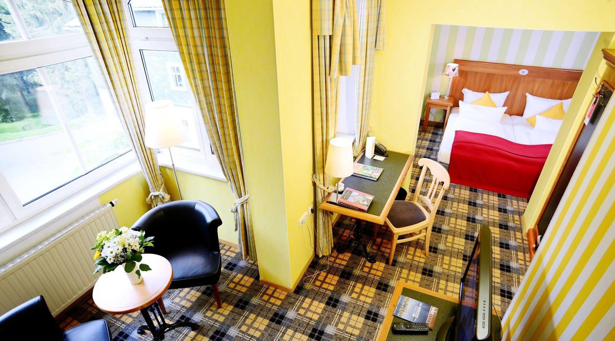 Hotel Schieferhof - Glaslust Neuhaus am Rennweg Eksteriør billede