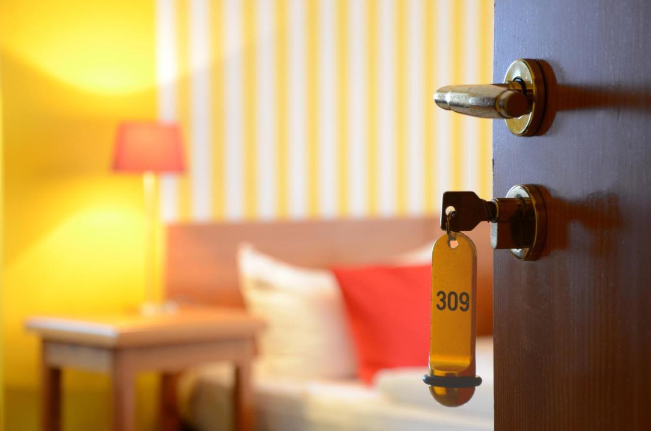 Hotel Schieferhof - Glaslust Neuhaus am Rennweg Eksteriør billede