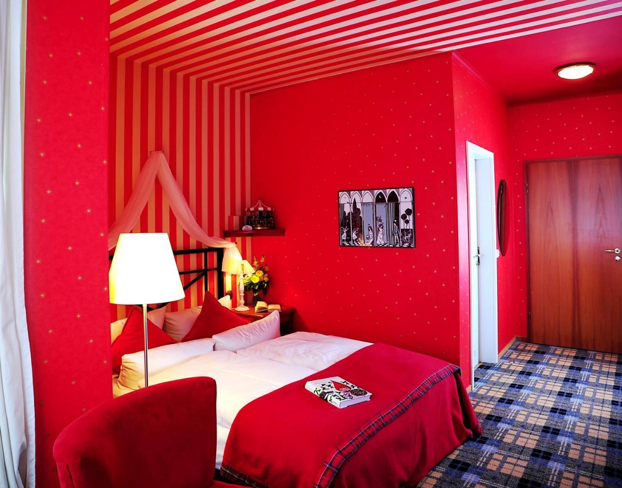 Hotel Schieferhof - Glaslust Neuhaus am Rennweg Eksteriør billede